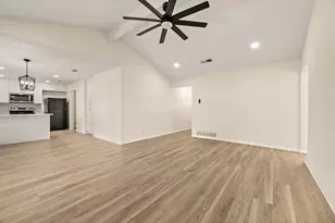 1705 S Timber Ct, Benbrook, TX 76126 - Photo 4