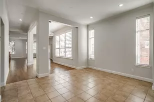 714 E 1st St, Fort Worth, TX 76102 - Photo 14