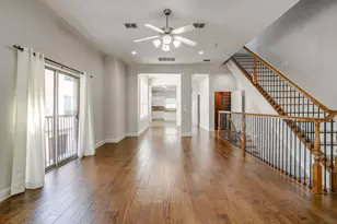 714 E 1st St, Fort Worth, TX 76102 - Photo 10