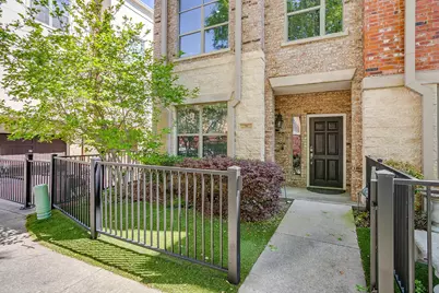 714 E 1st Street, Fort Worth, TX 76102 - Photo 2