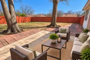 801 Canyon Ridge Dr, Euless, TX 76040 - Photo 20