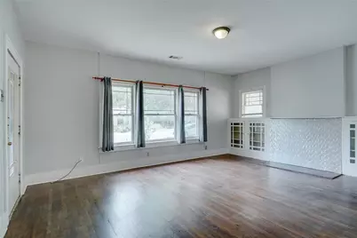 916 W Hickory Street, Denton, TX 76201 - Photo 2