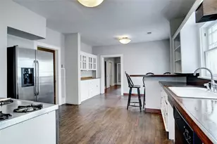 916 W Hickory St, Denton, TX 76201 - Photo 10