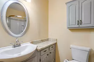 915 Cherry Laurel Ln, Arlington, TX 76012 - Photo 16