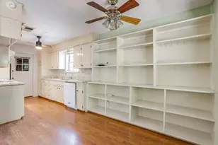 915 Cherry Laurel Ln, Arlington, TX 76012 - Photo 8