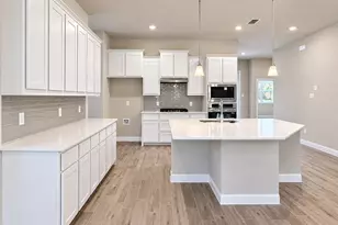 2812 McCormick St, Denton, TX 76205 - Photo 2