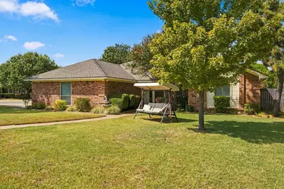 7101 Hazel Place, North Richland Hills, TX 76182 - Photo 2