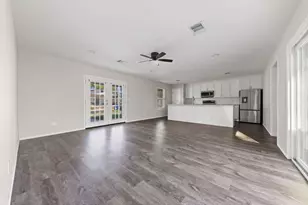 805 S 4th St, Bonham, TX 75418 - Photo 6