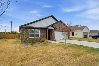 417 Jameson Street, Springtown, TX 76082 - Photo 2