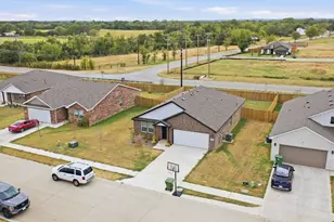417 Jameson St, Springtown, TX 76082 - Photo 22