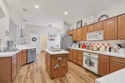 4914 Petersburg Drive, Rowlett, TX 75088 - Photo 4