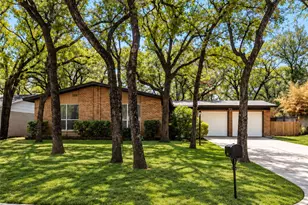 1237 King Dr, Bedford, TX 76022 - Photo 2