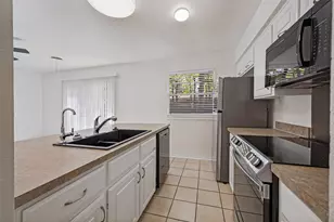 1237 King Dr, Bedford, TX 76022 - Photo 4