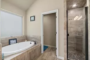 3907 Del Rio Ct, Granbury, TX 76049 - Photo 10