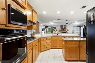 1703 Chretien Point Dr, Mansfield, TX 76063 - Photo 10