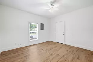 2222 W Bond St, Denison, TX 75020 - Photo 8