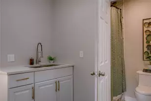 2635 Gladstone Dr, Dallas, TX 75211 - Photo 34