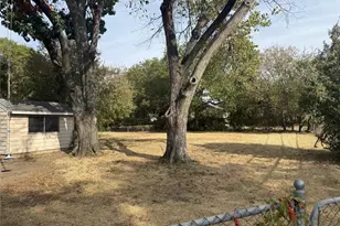 617 E Union Bower Rd, Irving, TX 75061 - Photo 2