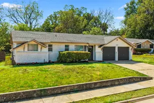 6820 Gary Ln, Fort Worth, TX 76112 - Photo 2