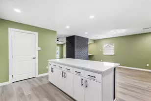 800 Netherland Dr, Arlington, TX 76017 - Photo 14