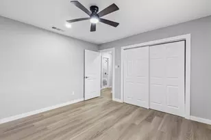 800 Netherland Dr, Arlington, TX 76017 - Photo 22