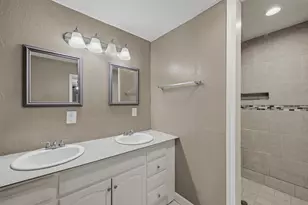302 W Dexter St, Sherman, TX 75092 - Photo 12