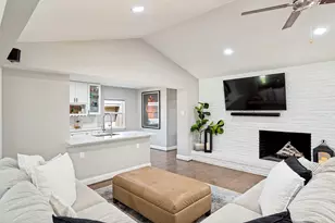 4137 Candlenut Ln, Dallas, TX 75244 - Photo 10