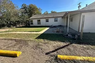 107 McArthur Ln, Cleburne, TX 76031 - Photo 12
