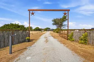 950 Johnson Bend Rd, Weatherford, TX 76088 - Photo 2