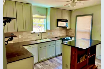 1720 Grand Avenue, Fort Worth, TX 76164 - Photo 8