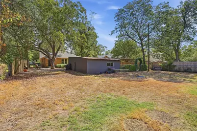 704 Forrest Avenue, Cleburne, TX 76033 - Photo 34