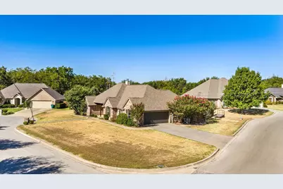 801 Maplewood Court, Stephenville, TX 76401 - Photo 2