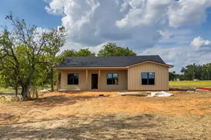 506 F St, Meridian, TX 76665 - Photo 2