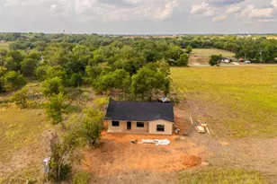 506 F St, Meridian, TX 76665 - Photo 1