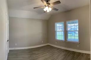 1004 Hardaway Dr, Greenville, TX 75402 - Photo 8