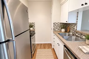 4859 Cedar Springs Rd, Dallas, TX 75219 - Photo 10