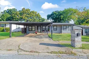 1721 Ridgewood Rd, Denison, TX 75020 - Photo 1