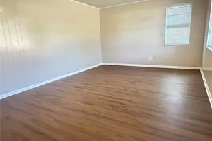 111 E Dawn Dr, Robinson, TX 76706 - Photo 10