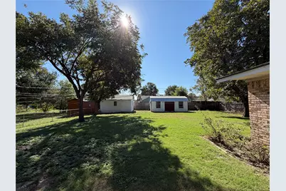 111 E Dawn Drive, Robinson, TX 76706 - Photo 16