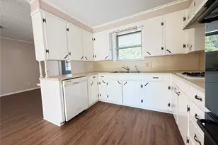 111 E Dawn Dr, Robinson, TX 76706 - Photo 8
