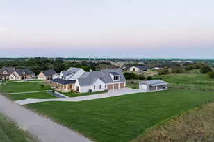 760 Hummingbird Ln, Justin, TX 76247 - Photo 36