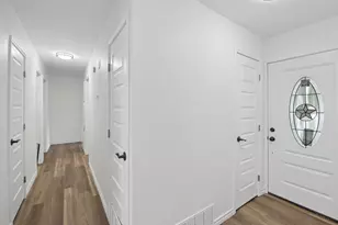 2231 Park Springs Ct, Arlington, TX 76013 - Photo 2