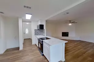 2231 Park Springs Ct, Arlington, TX 76013 - Photo 2