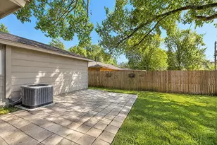 2817 Ladona Dr, Fort Worth, TX 76133 - Photo 26
