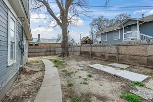 409 NW Main St, Ennis, TX 75119 - Photo 30