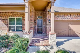 105 Mineral Point Dr, Aledo, TX 76008 - Photo 2