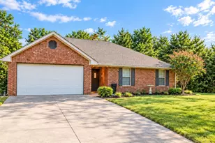 1107 Oxford Dr, Gainesville, TX 76240 - Photo 1