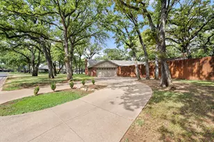 1001 Whispering Oak Ct, Arlington, TX 76012 - Photo 34