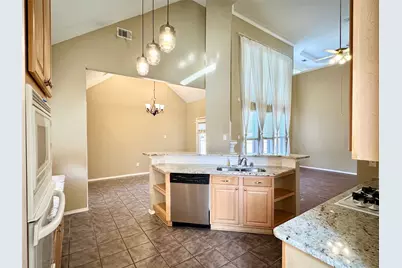 5828 Southmoor Lane, The Colony, TX 75056 - Photo 4