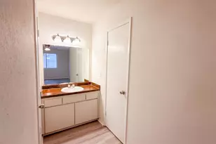 709 Baruna Cir, Garland, TX 75043 - Photo 12